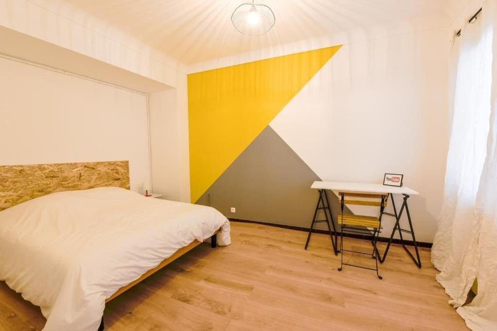 Charmant Logement Plein Pied Au Coeur Du Village Castelculier Exteriér fotografie