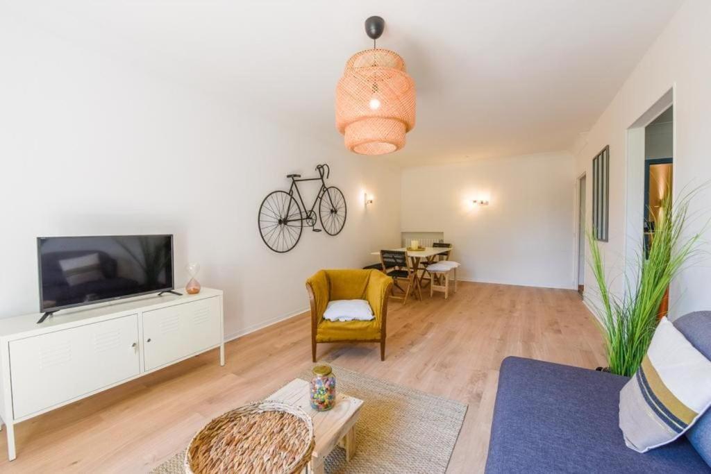 Charmant Logement Plein Pied Au Coeur Du Village Castelculier Exteriér fotografie